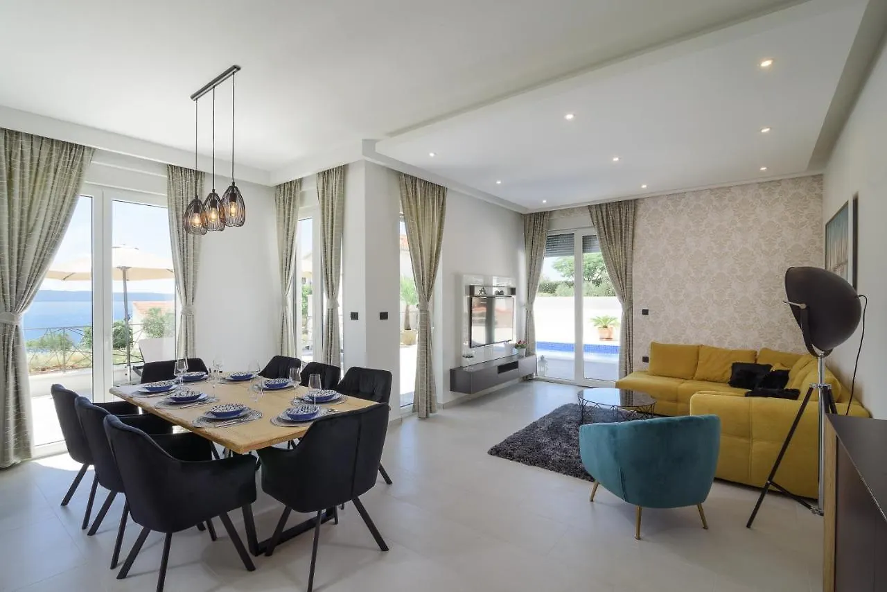 Luxury Villa -Heated Pool -Jacuzzi Trogir