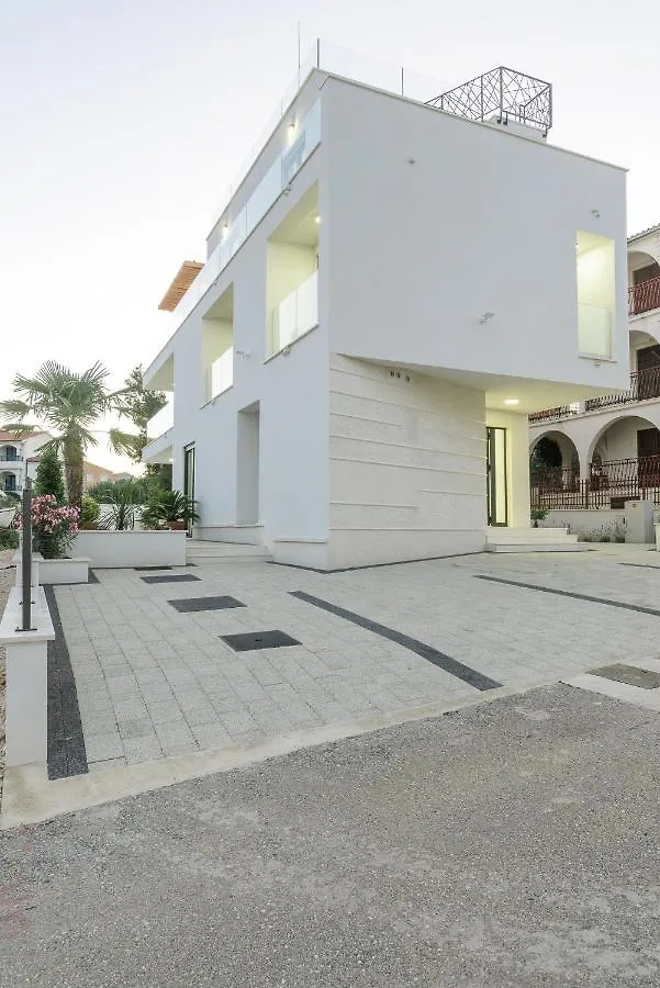Luxury Villa -Heated Pool -Jacuzzi Trogir Croatia