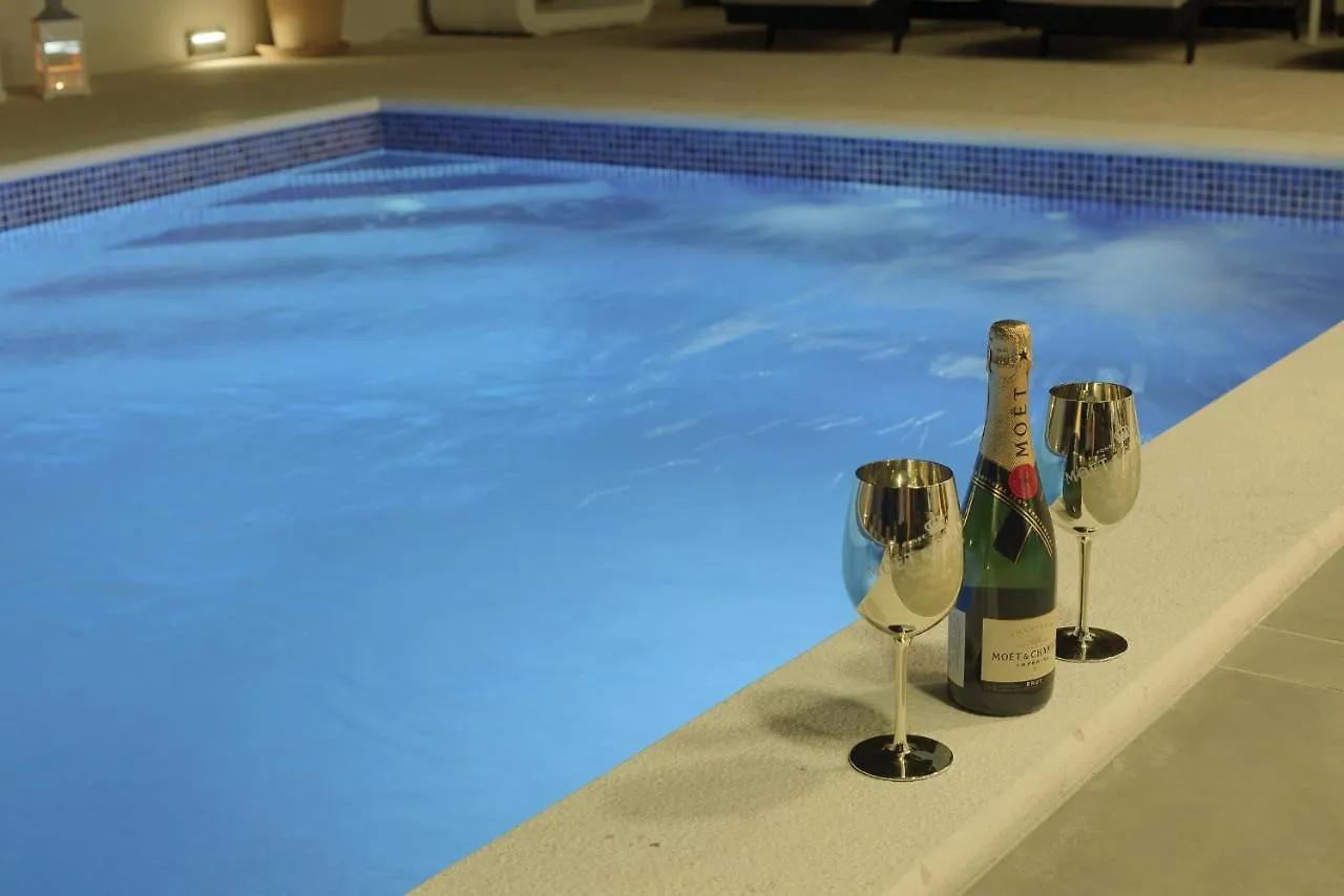 Luxury Villa -Heated Pool -Jacuzzi Trogir