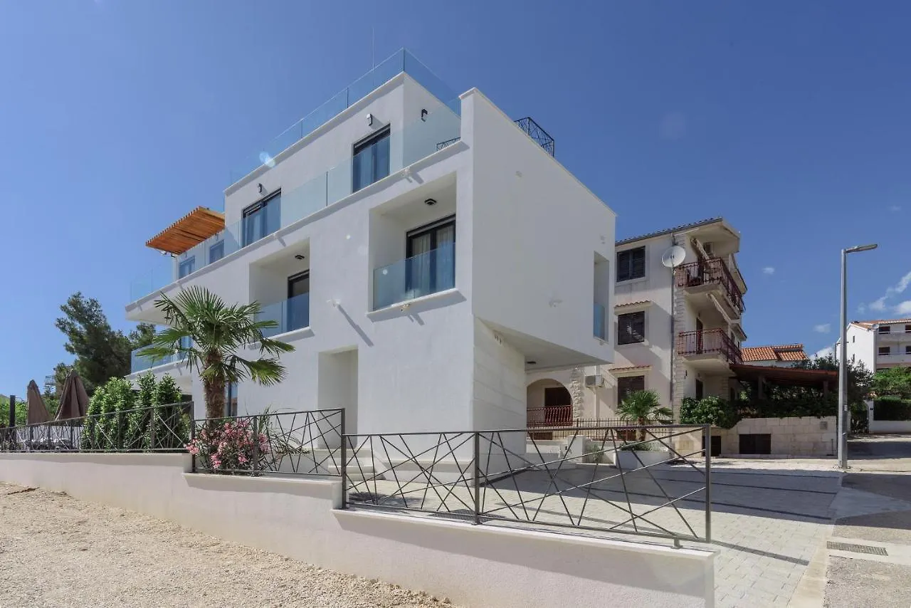 Luxury Villa -Heated Pool -Jacuzzi Trogir 0*,