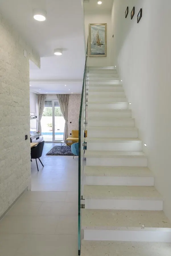 Luxury Villa -Heated Pool -Jacuzzi Trogir