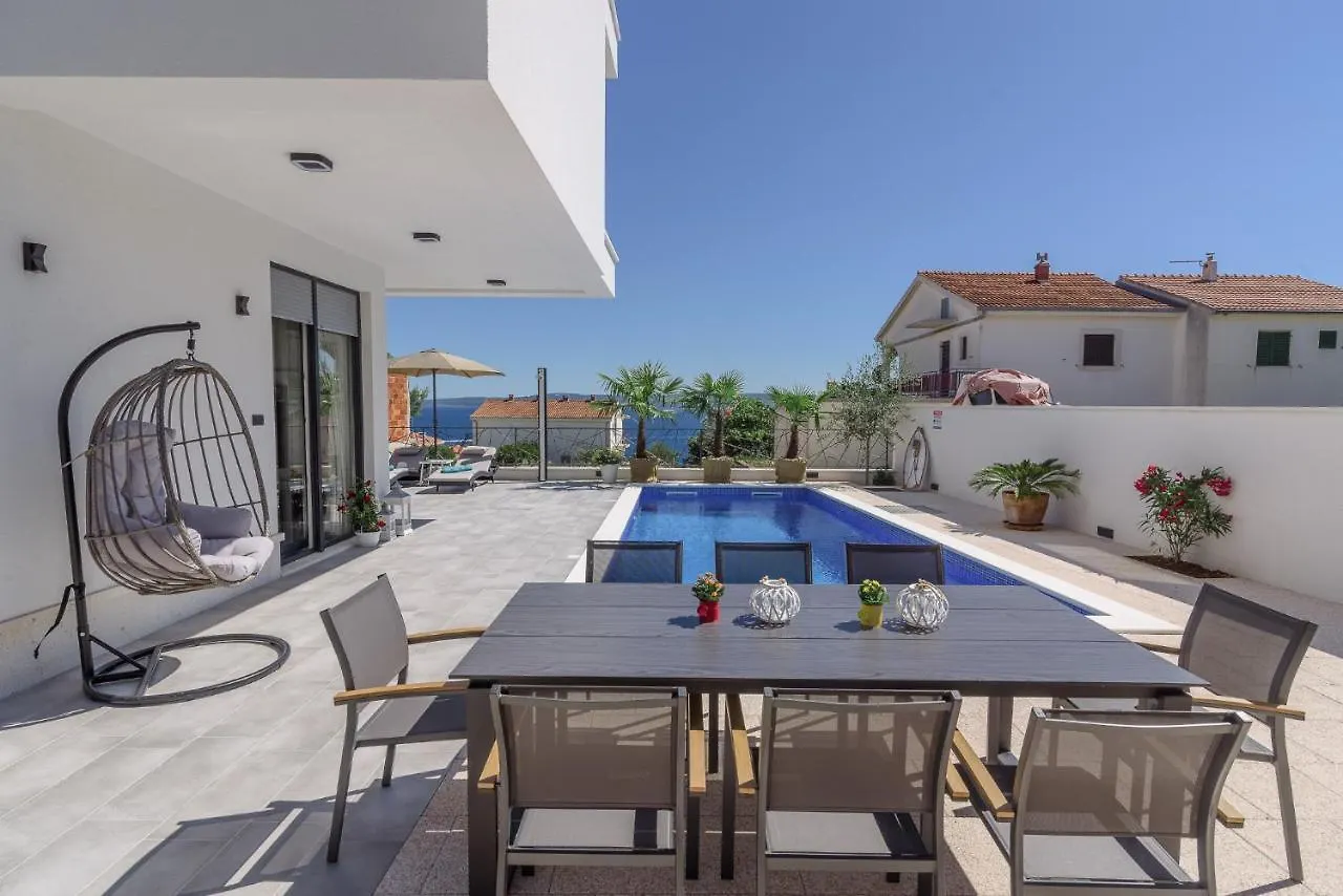 Luxury Villa -Heated Pool -Jacuzzi Trogir 0*,  Croatia