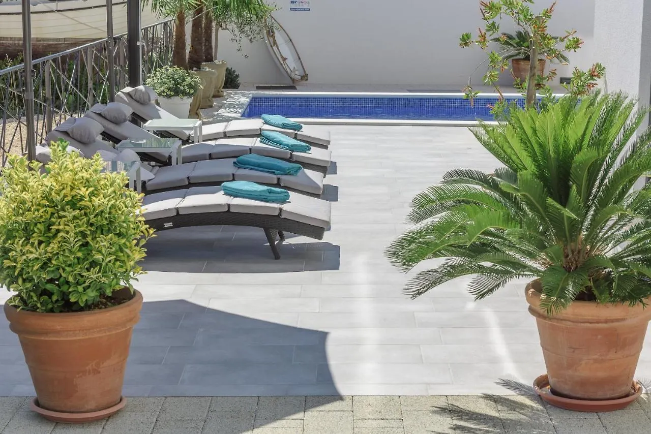 Luxury Villa -Heated Pool -Jacuzzi Trogir