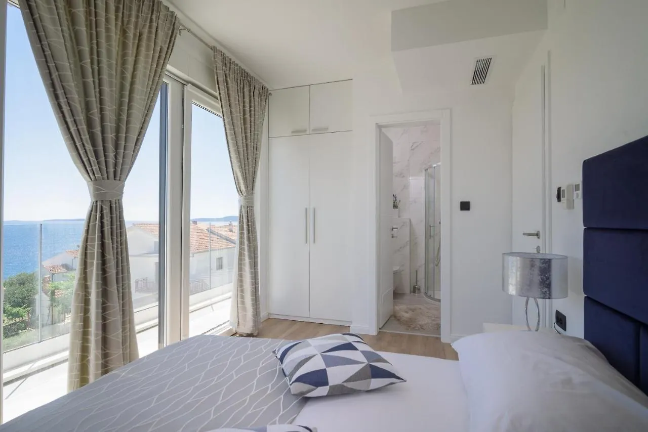 Luxury Villa -Heated Pool -Jacuzzi Trogir 0*,  Croatia