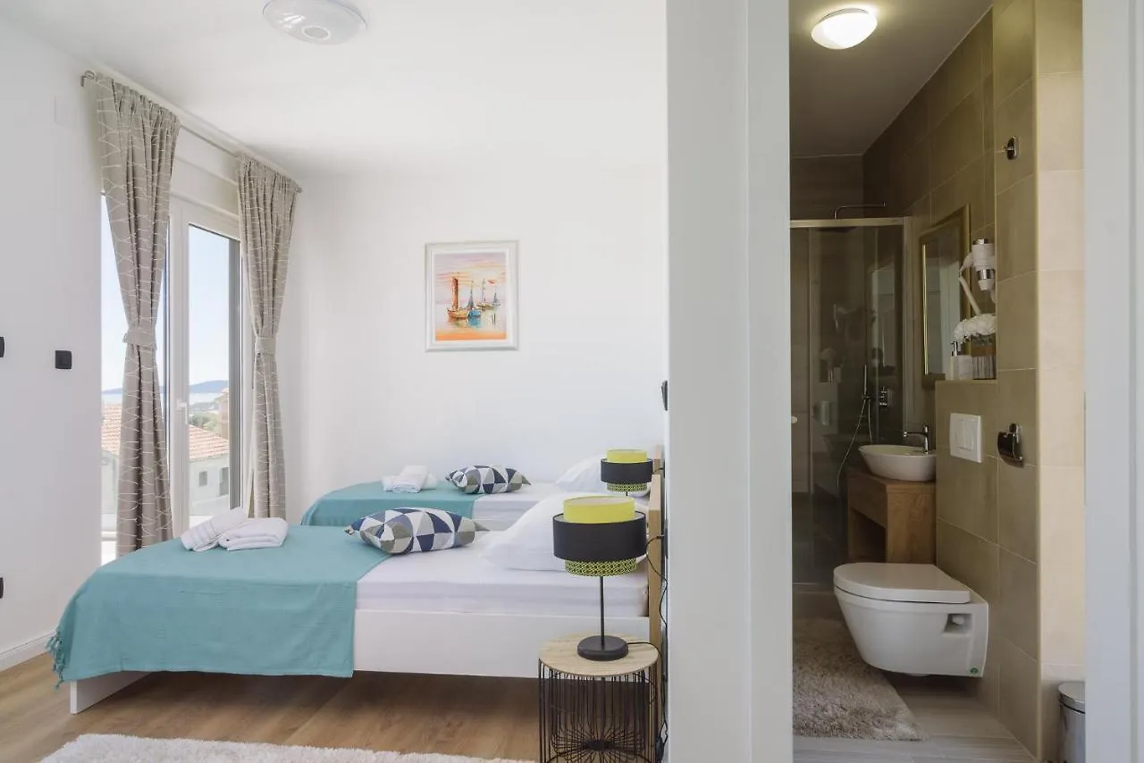 Luxury Villa -Heated Pool -Jacuzzi Trogir