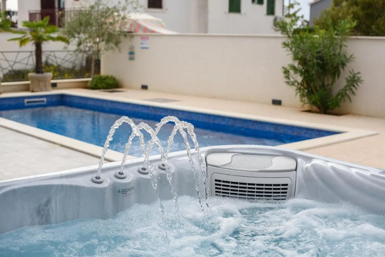 Luxury Villa -Heated Pool -Jacuzzi Trogir Croatia