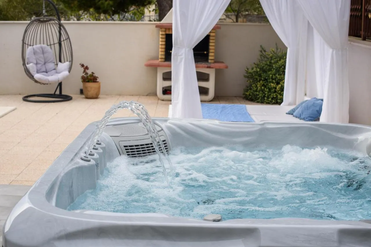 Luxury Villa -Heated Pool -Jacuzzi Trogir